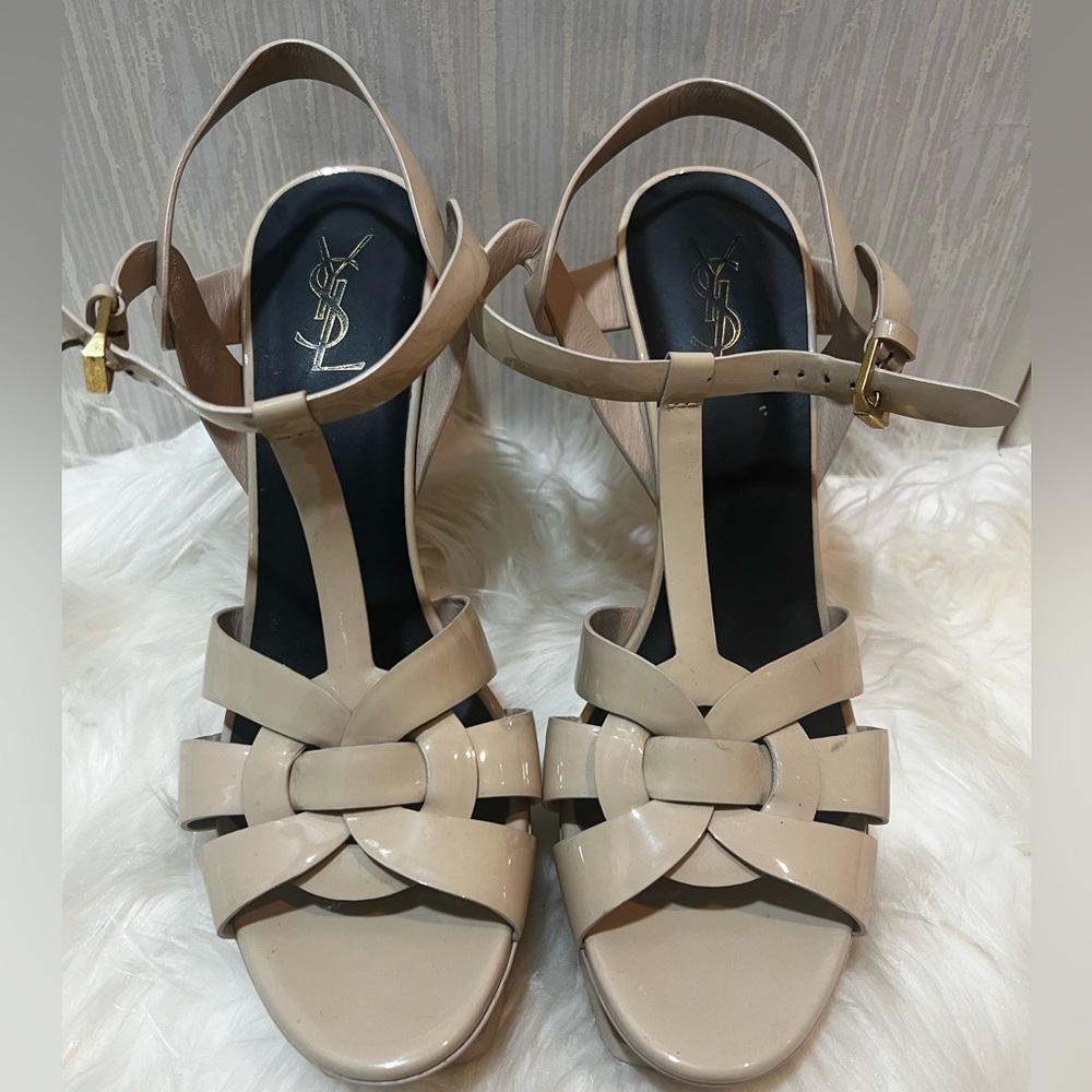 SAINT LAURENT Patent Tribute 105 Platform Sandals Nude Powder